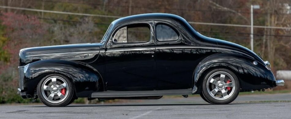 Bootlegger car, black with large trunk.